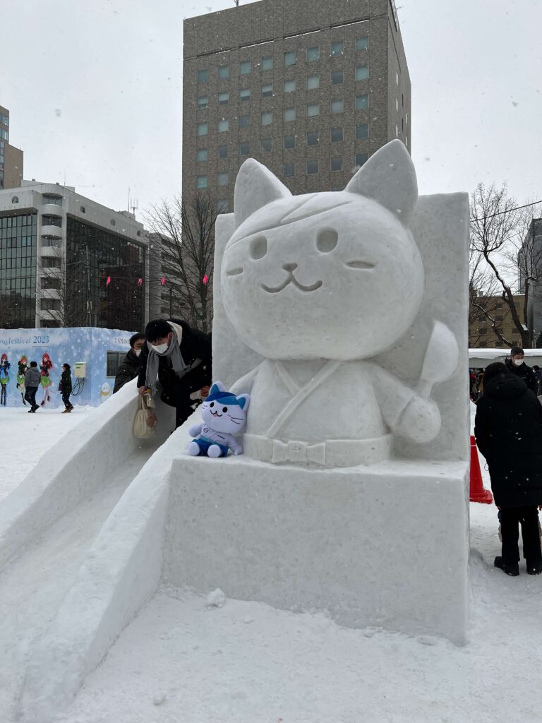 ネコの雪像